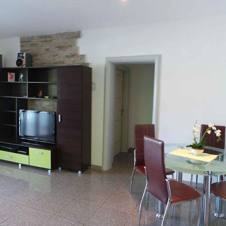 Holiday Home In Malinska/Insel Krk 13031 المظهر الخارجي الصورة