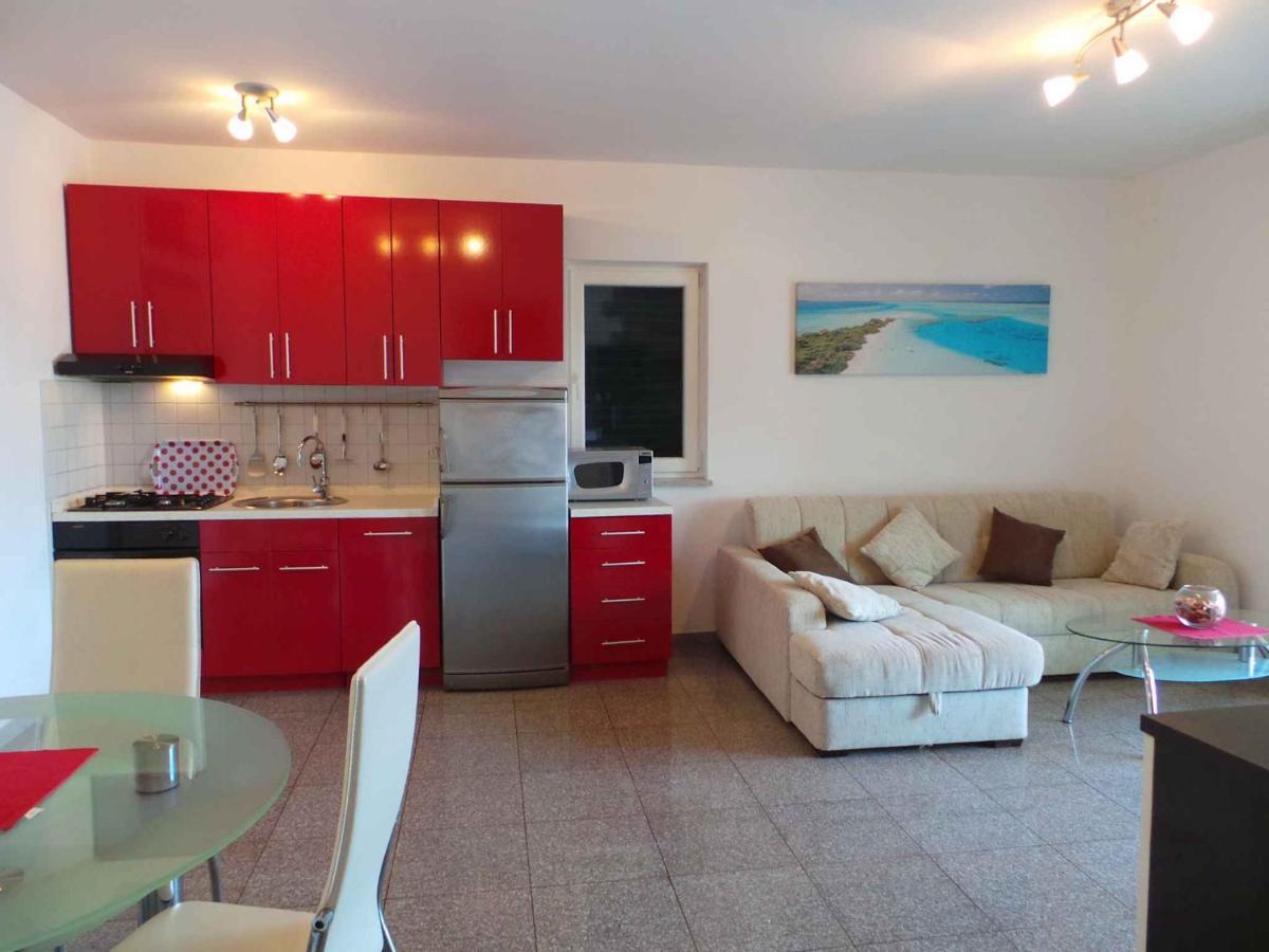 Holiday Home In Malinska/Insel Krk 13031 المظهر الخارجي الصورة