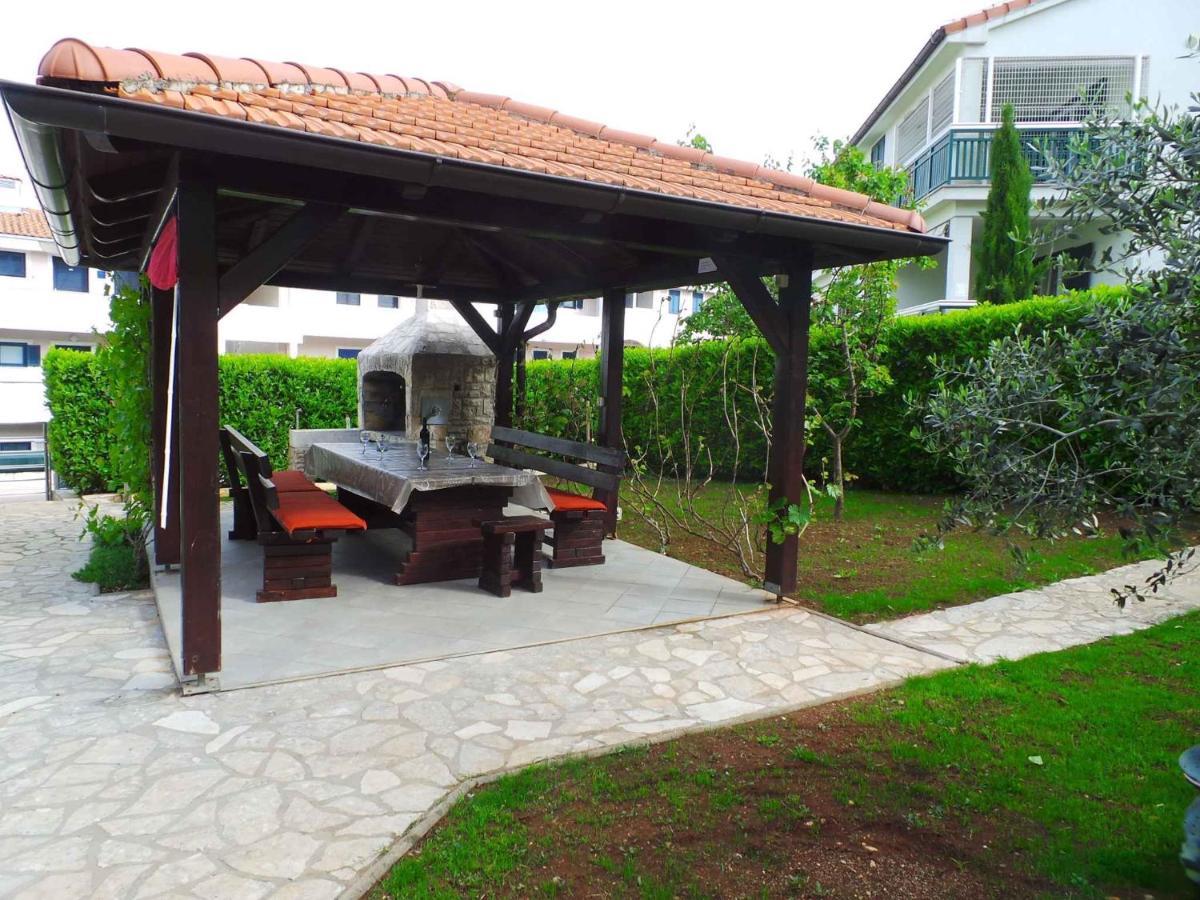 Holiday Home In Malinska/Insel Krk 13031 المظهر الخارجي الصورة