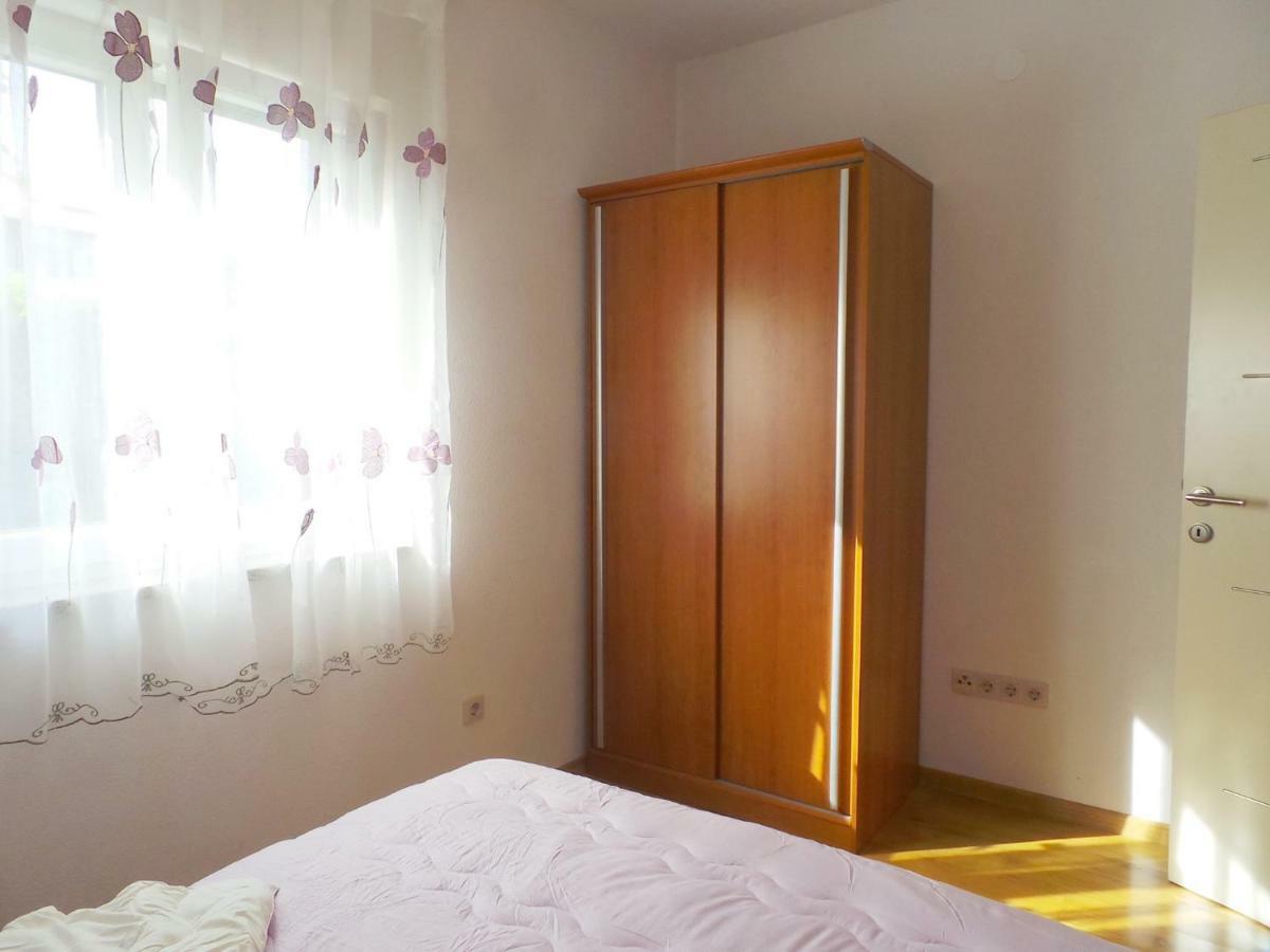 Holiday Home In Malinska/Insel Krk 13031 المظهر الخارجي الصورة