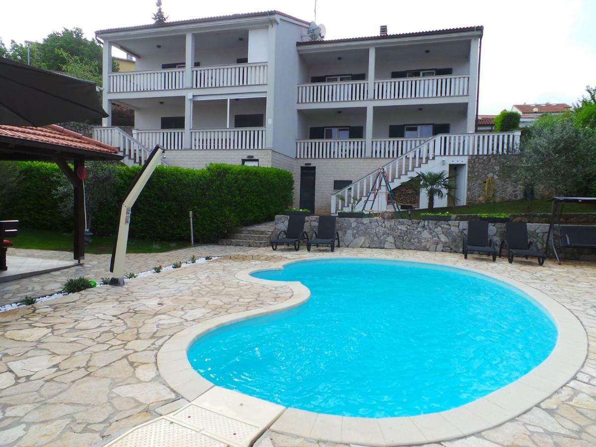Holiday Home In Malinska/Insel Krk 13031 المظهر الخارجي الصورة